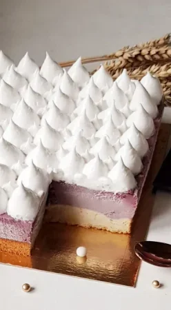 Gâteau nuage au cassis