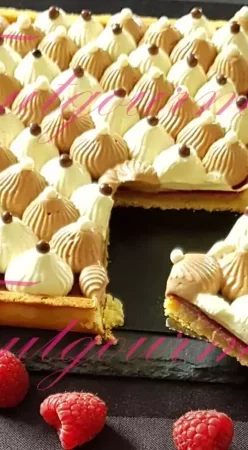 Tarte framboise, pistache et chocolat