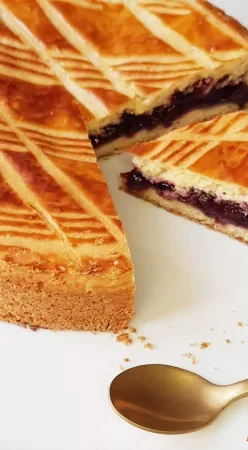 Gâteau basque à la cerise TM