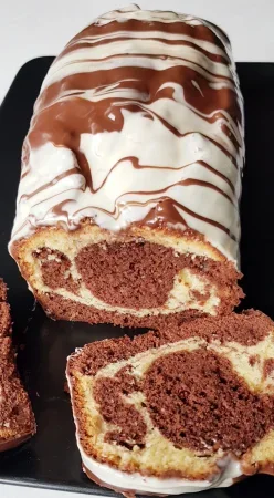 Cake marbré aux 2 chocolats