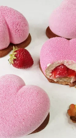 Entremet fraises et hibiscus